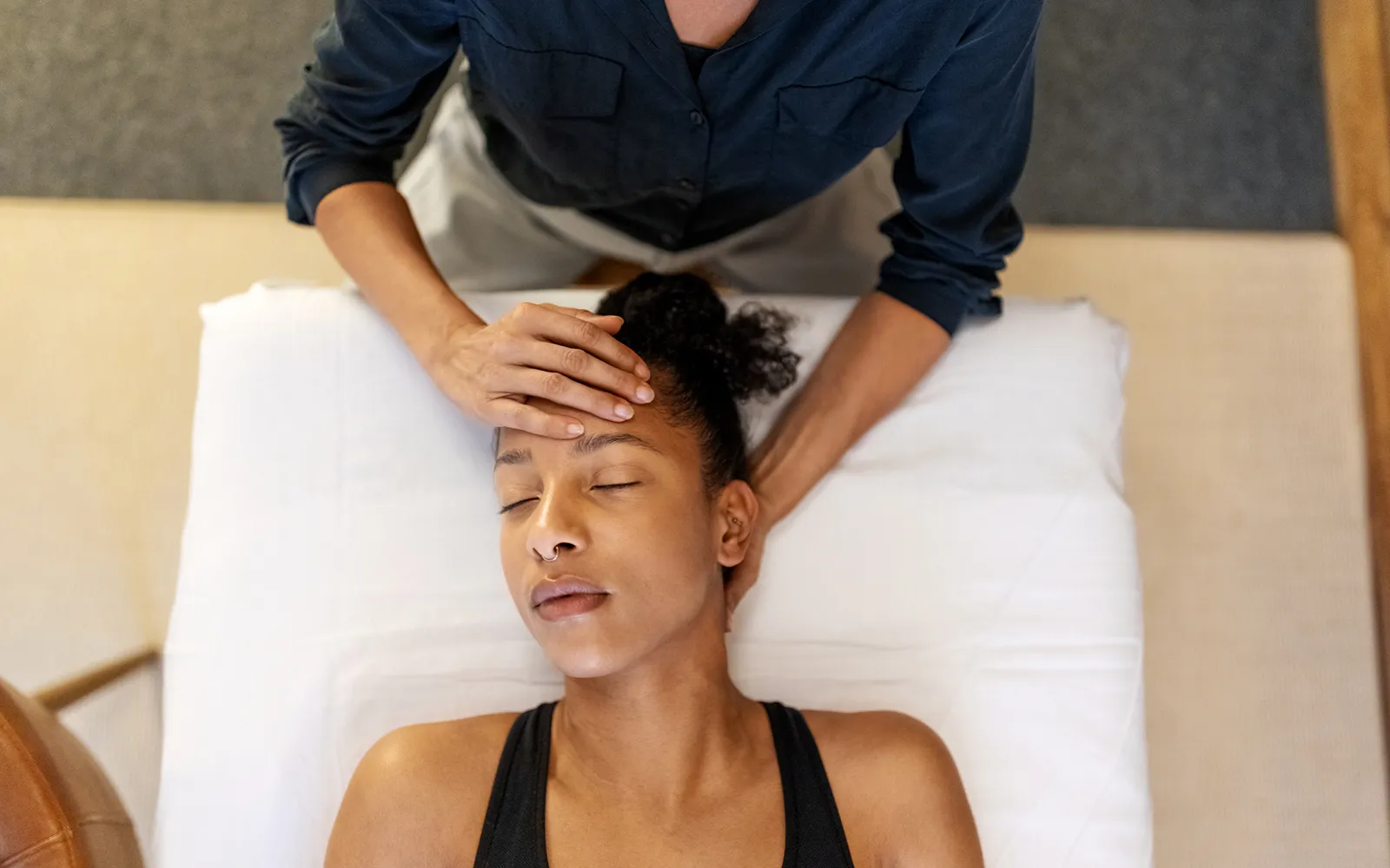 SUM_26_EnergyMedicine_Main_GettyImages-2183142434_1600 SUM_26_EnergyMedicine_Main_GettyImages-2183142434_1600