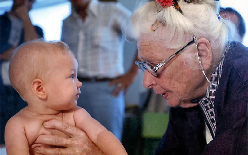 JA_19_SomaticEdge1_IdasHands_800